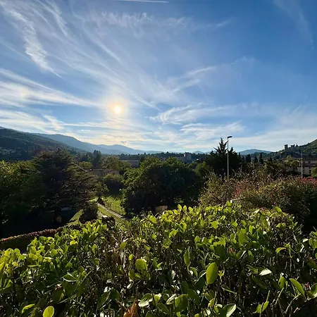 Le Jardin Secret, Vue Sur Le Chateau & Parking Foix